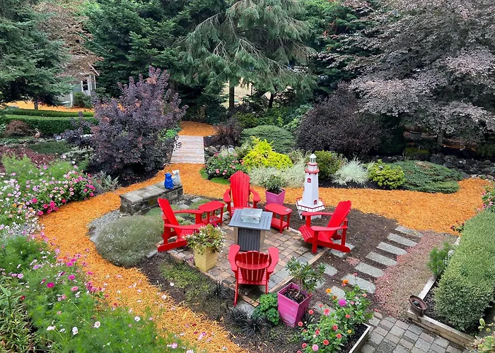 Little Bear Garden View Suites-Hummingbird