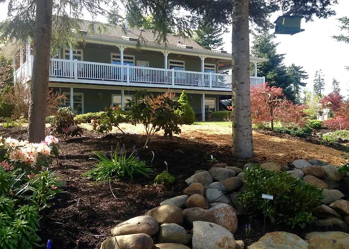 Little Bear Garden View Suites-Hummingbird